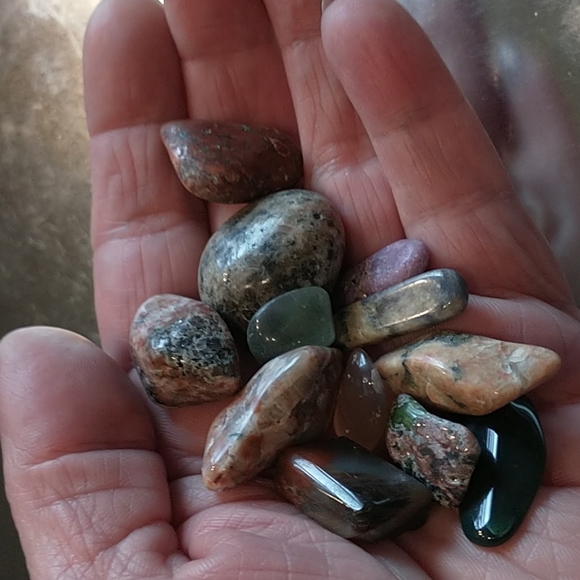 #6 - 12 Pieces of polished stone of various types for jewelry making - Picture 4 of 4